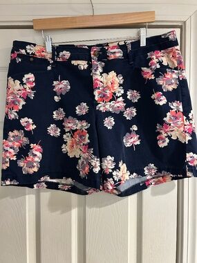 Lee floral shorts